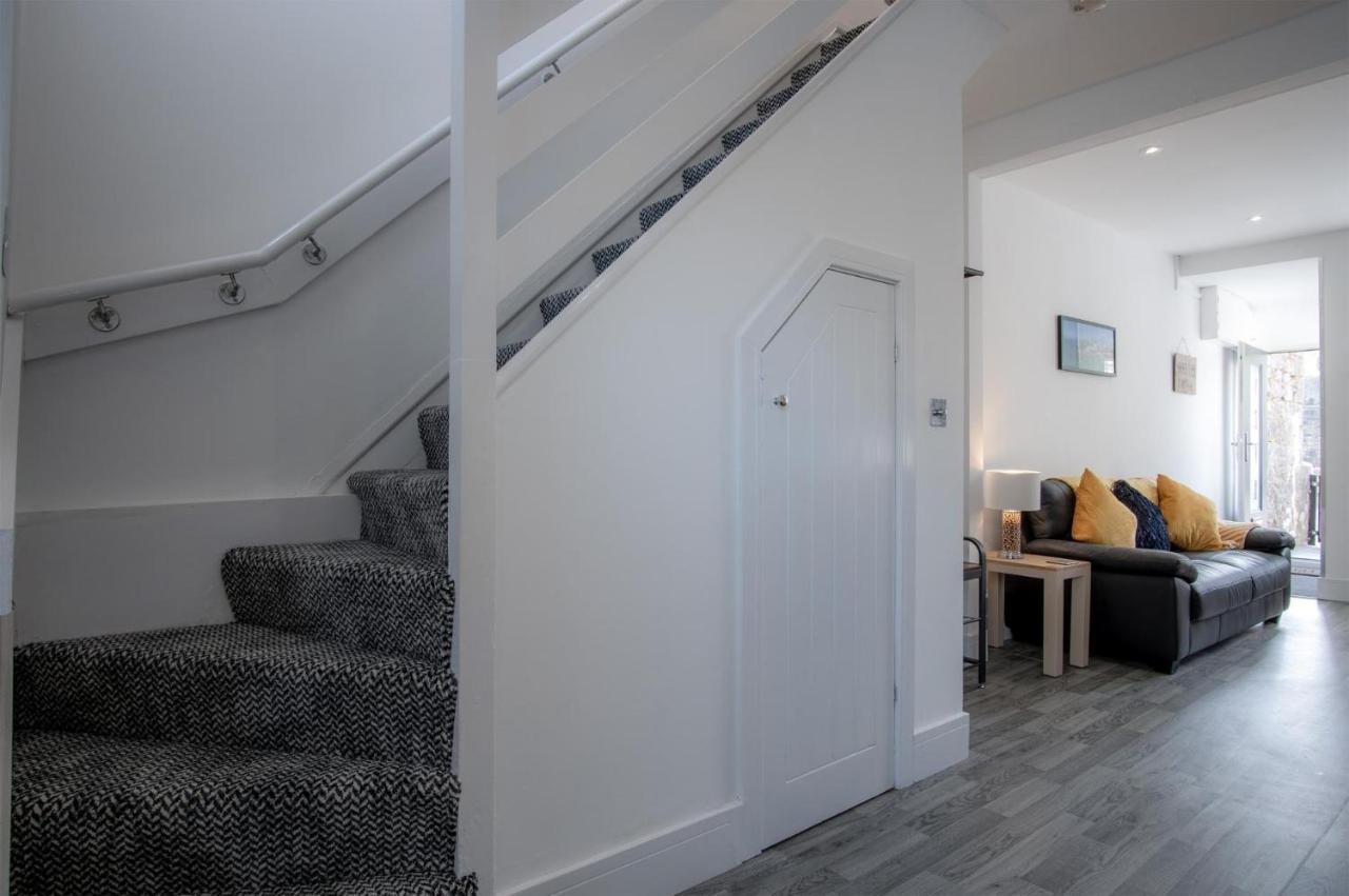 Hawtree Cottage - 2 Bedroom Cottage - Tenby Exterior photo